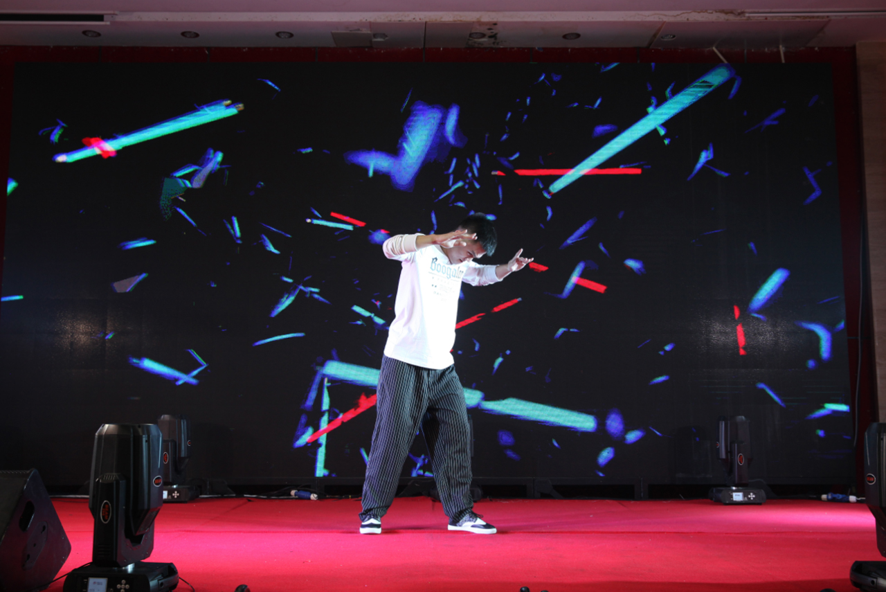 晚会霹雳舞蹈表演，僵尸舞王